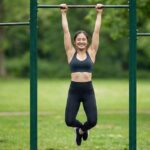 하루 1분 철봉 매달리기의 건강 효과